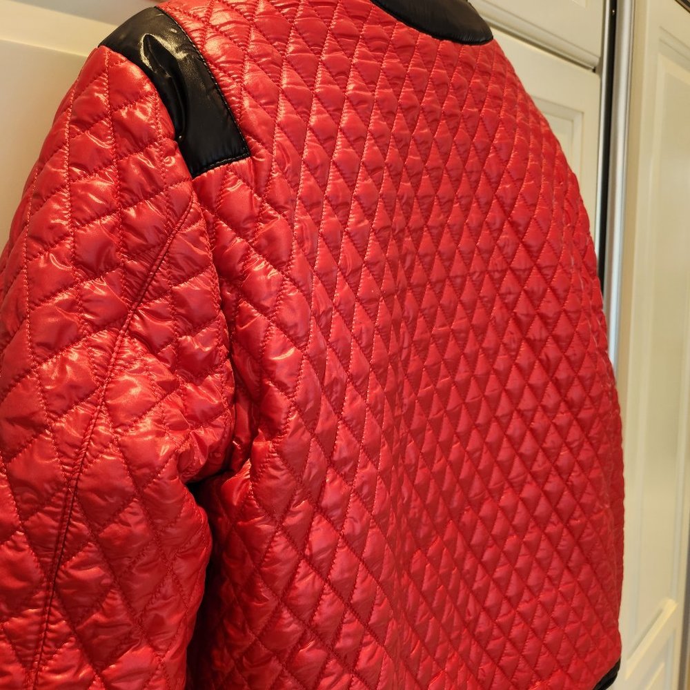 Authentic CHANEL Jacket - Picture 11 of 12